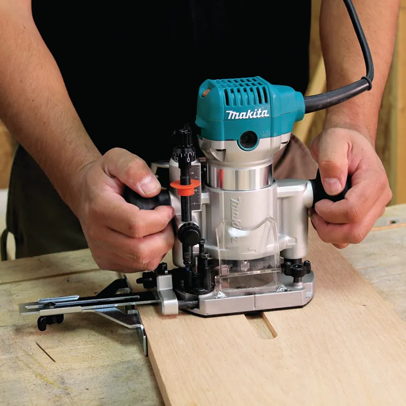 Makita RT0701CX3 Compact Router Kit