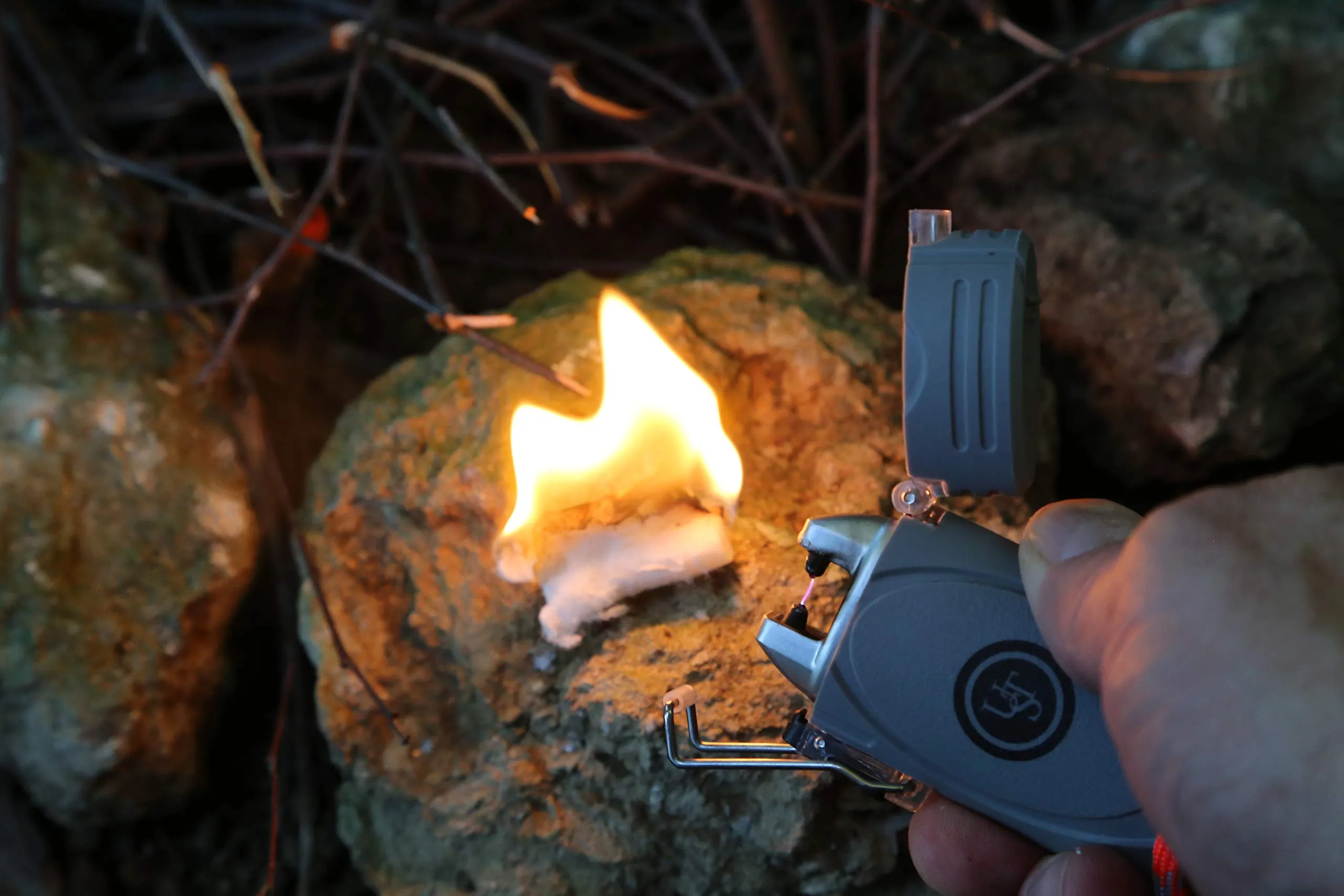 Ultimate Survival Technologies - TekFire LED Fuel-Free Lighter